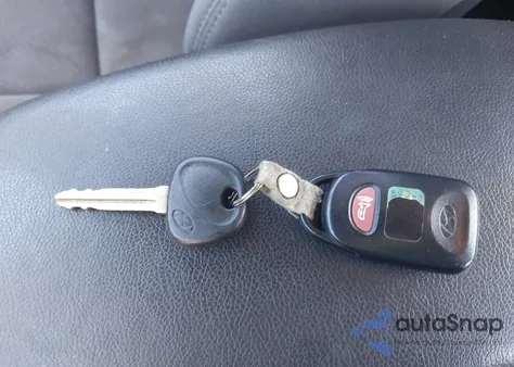 2011 Hyundai Elantra Gls z USA, uszkodzony, nr VIN 5NPDH4AE5BH060759